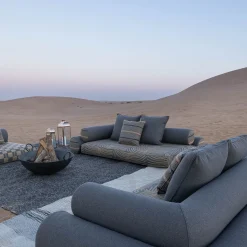 Sistema di sedute a terra Majlis con lato destro