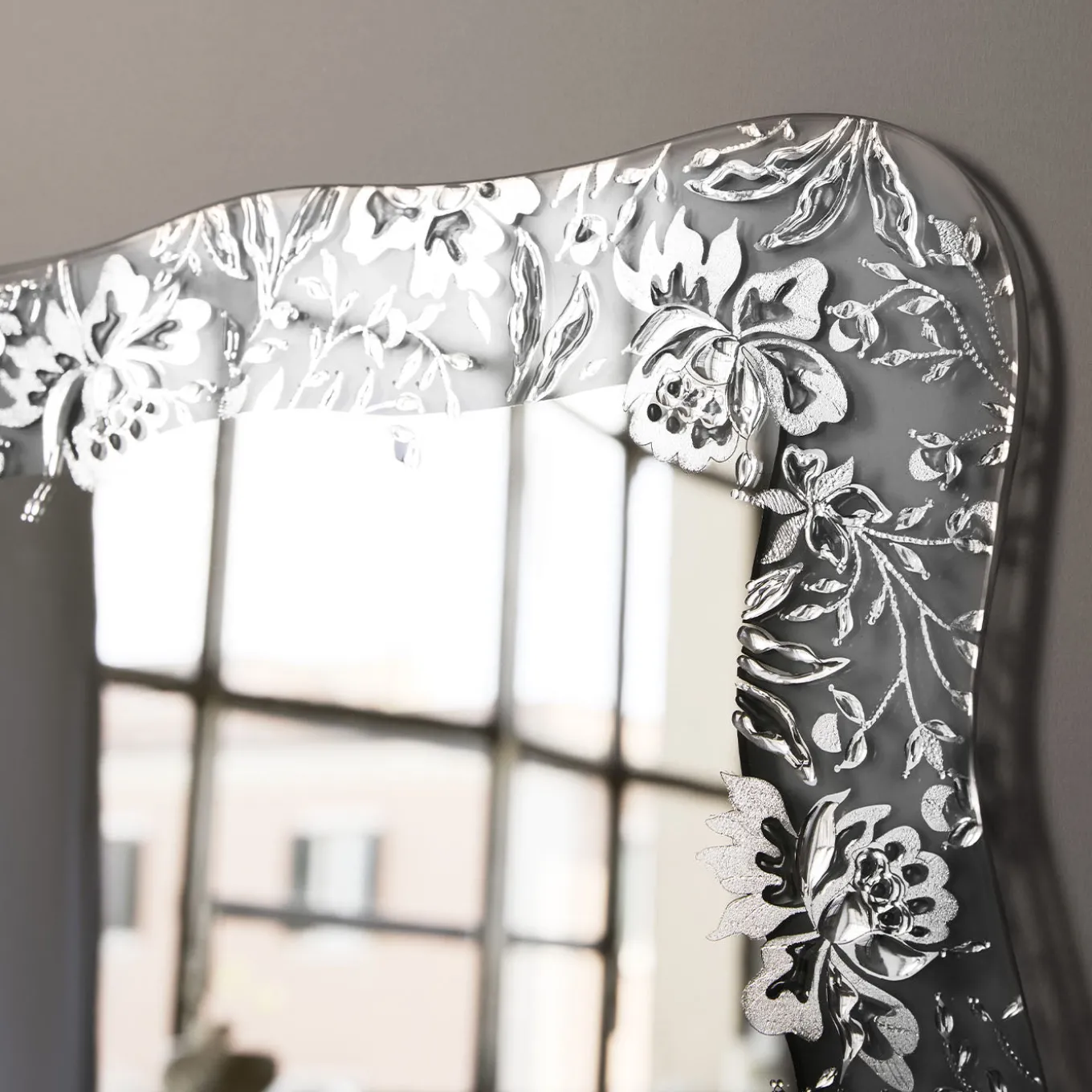 Specchio da parete Sinuoso Ondine argento