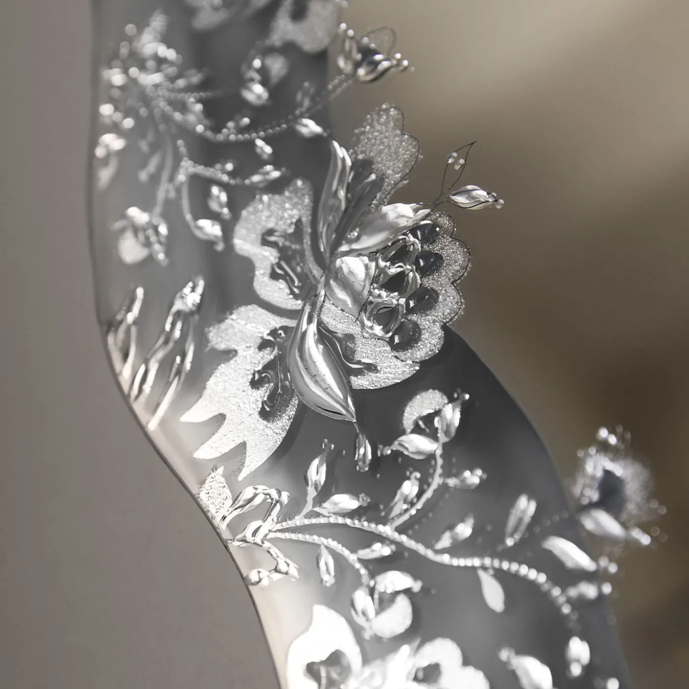 Specchio da parete Sinuoso Ondine argento