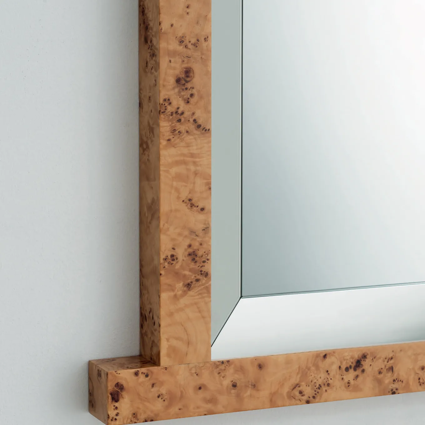 Specchio Mandala di Ettore Sottsass