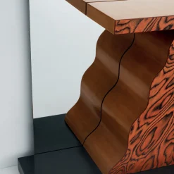 Specchio Sybilla con console di Ettore Sottsass