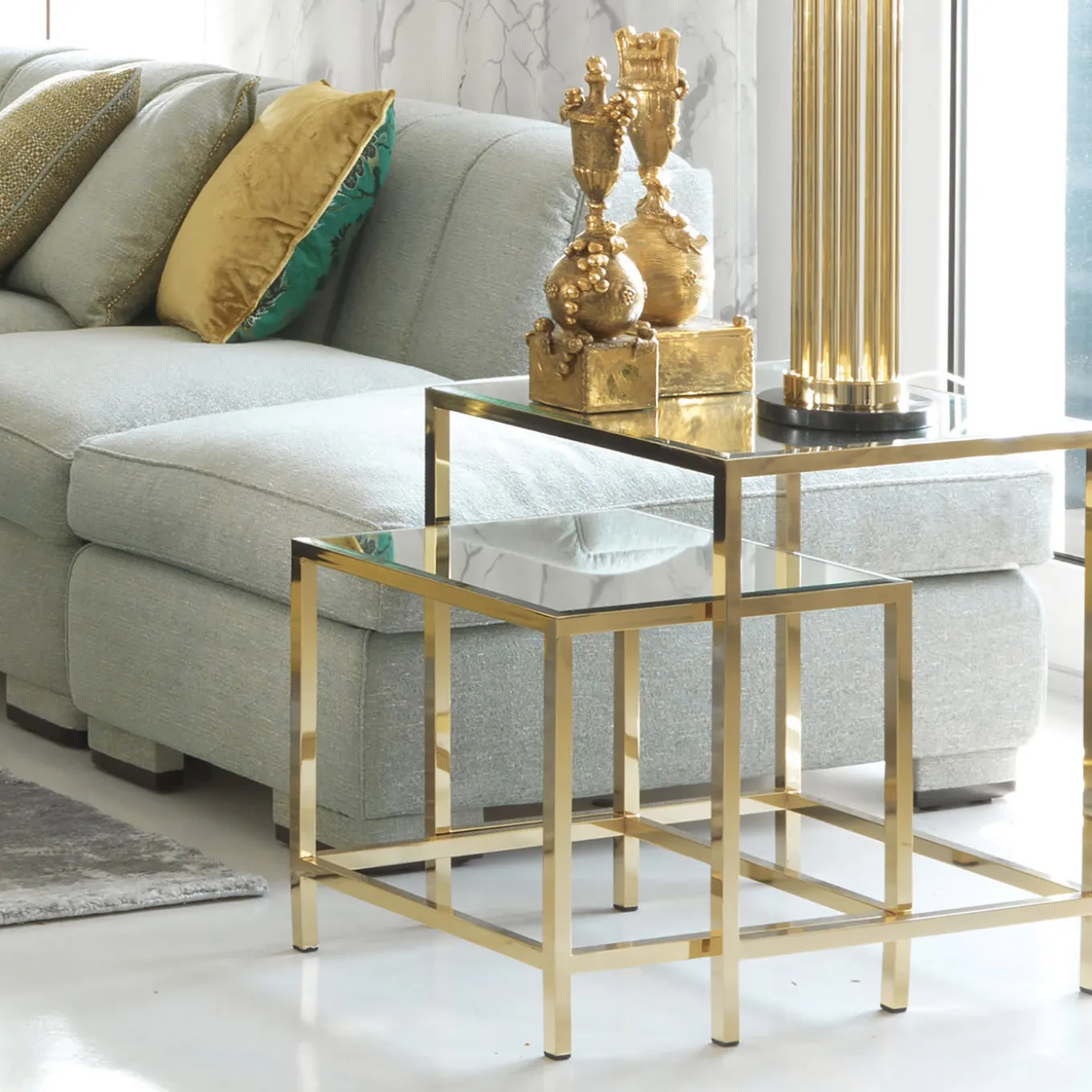 T140 Set di 2 tavoli a incastro con piano a specchio