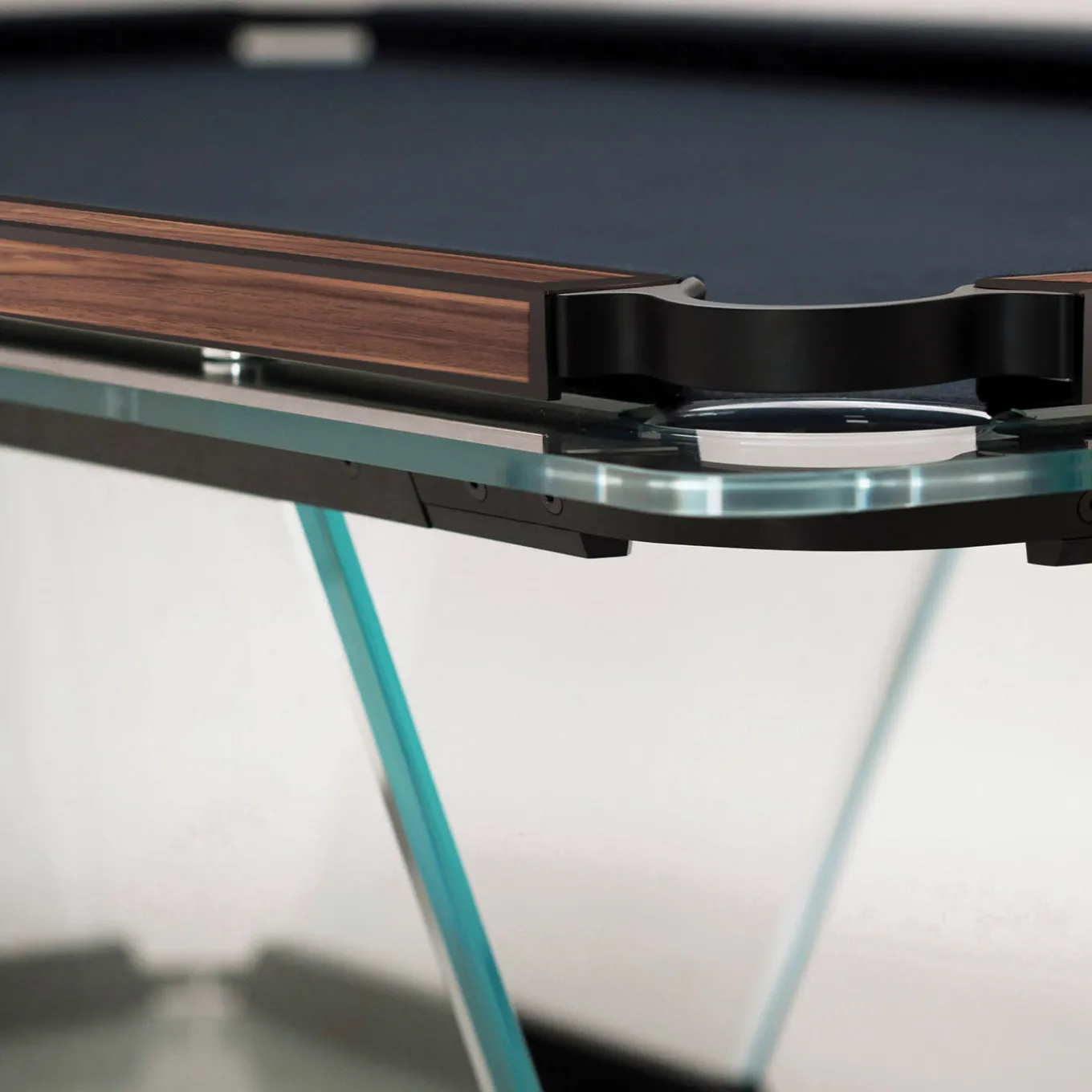 T1.3 Tavolo da biliardo in legno - 8 piedi