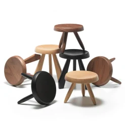 Tabouret Méribel di Charlotte Perriand - Rovere naturale