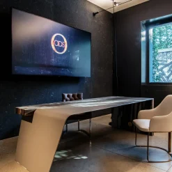 Tabula Rasa N°1 Tavolo in argento di MM Design