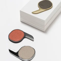 Tagliacarte Segno in ottone e pelle marrone