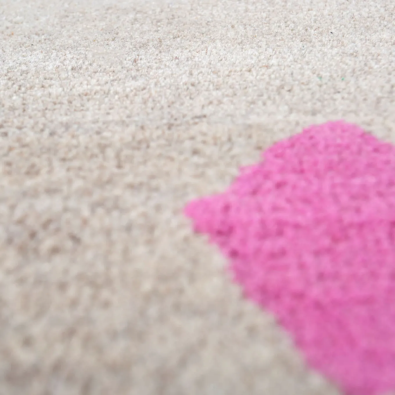 Tappeto Confetti Creamy White Inky Sea, tessuto a mano