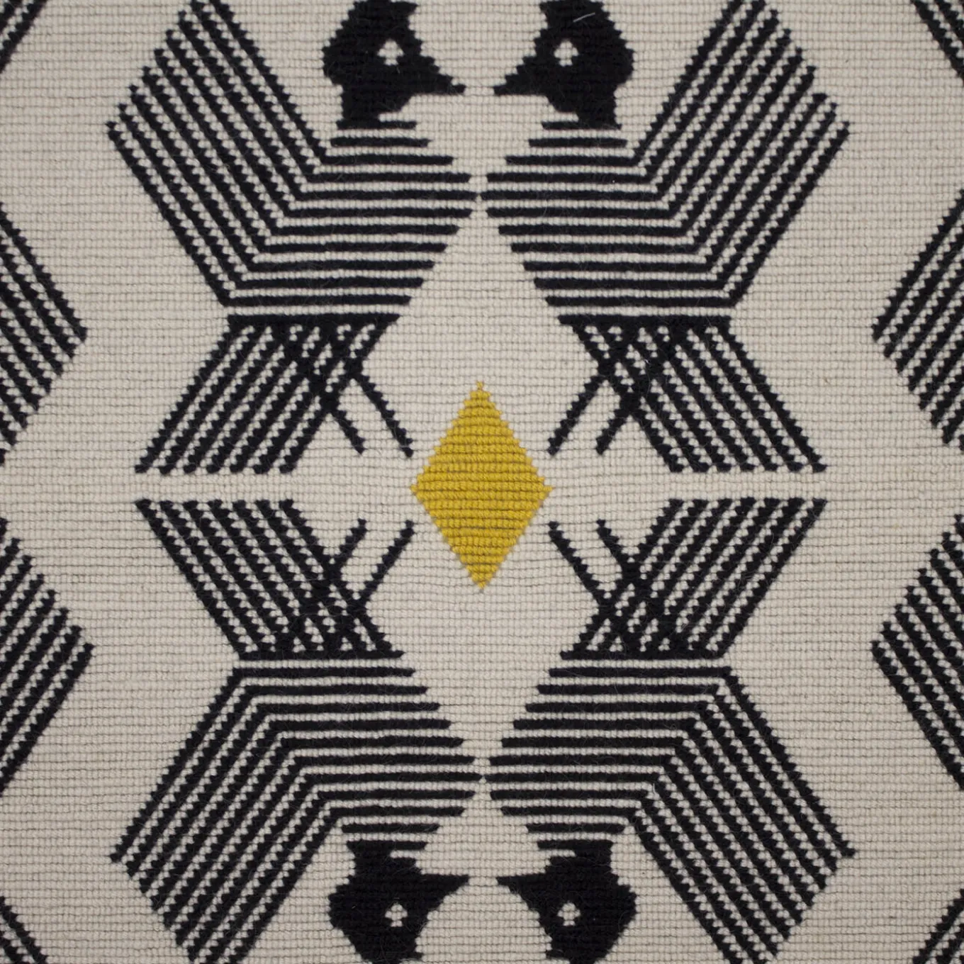 Tappeto rettangolare policromo Grifoni di Maurizio Demelas