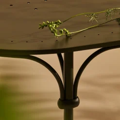 Tavolario Tavolo ovale verde in ferro battuto