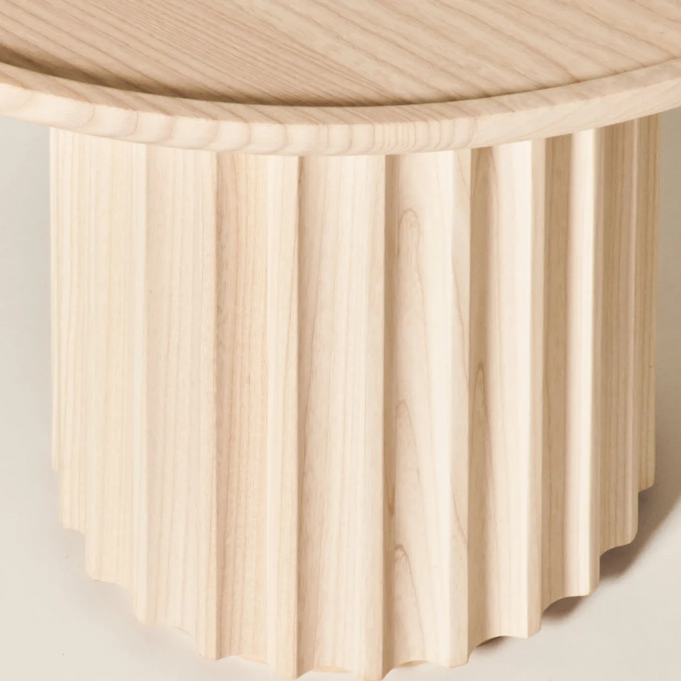 Tavolino Capitello in frassino naturale