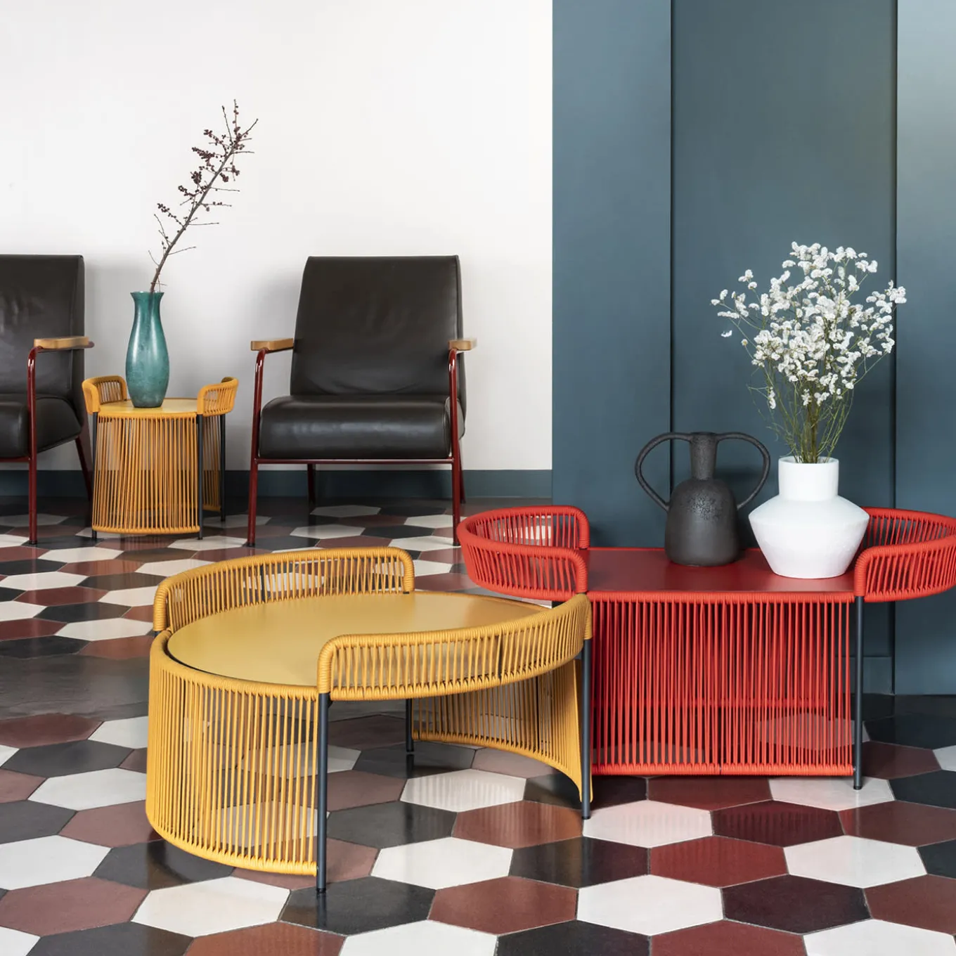 Tavolino giallo rotondo medio Altana di Antonio De Marco