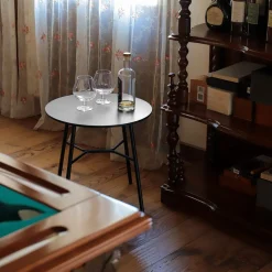 Tavolino Laterale Yuki in Metallo Nero di EP Studio