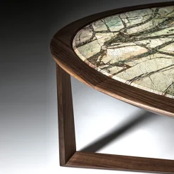 Tavolino ovale Triangolo di Ivano Colombo