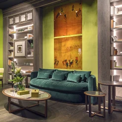 Tavolino ovale Triangolo di Ivano Colombo