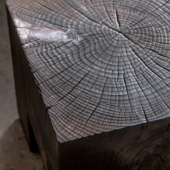 Tavolino Skelly Cube con finitura color carbone