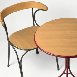 Tavolo Bistrot da esterno Ample Red di Nichetto Studio