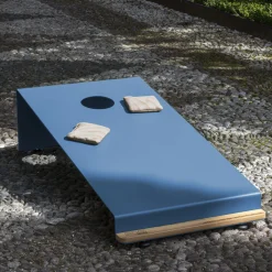 Tavolo da gioco all'aperto Cornhole in metallo blu Cornelius