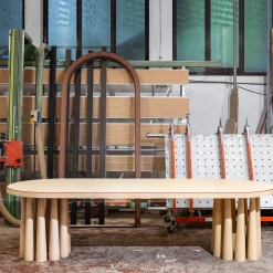 Tavolo da pranzo Bogdan in legno di tiglio