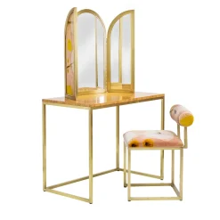 Tavolo da toilette Awaiting