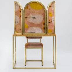 Tavolo da toilette Awaiting