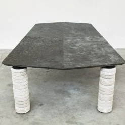 Tavolo Manta grigio e bianco