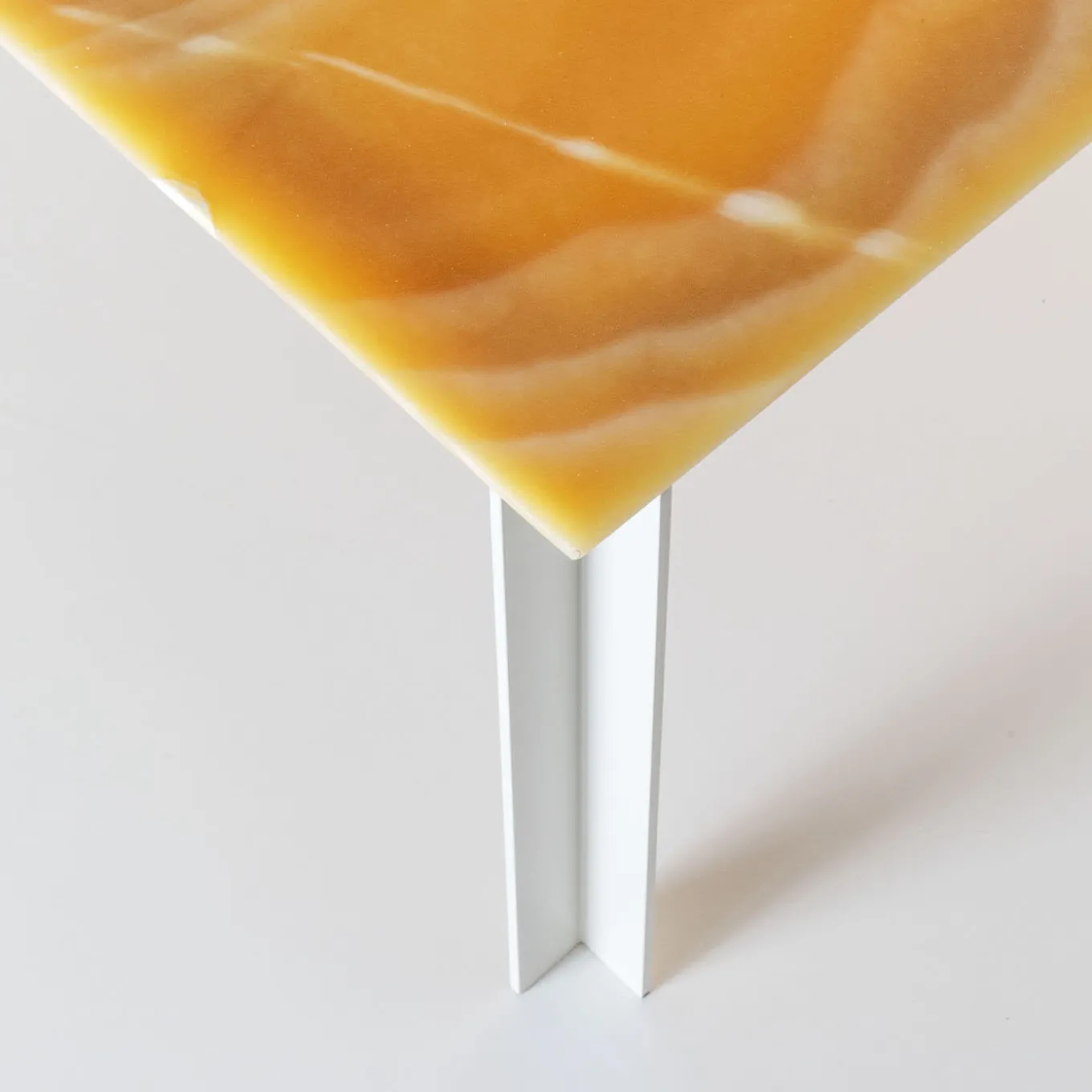 Tavolo Onice #2 di Maria Adele Savioli