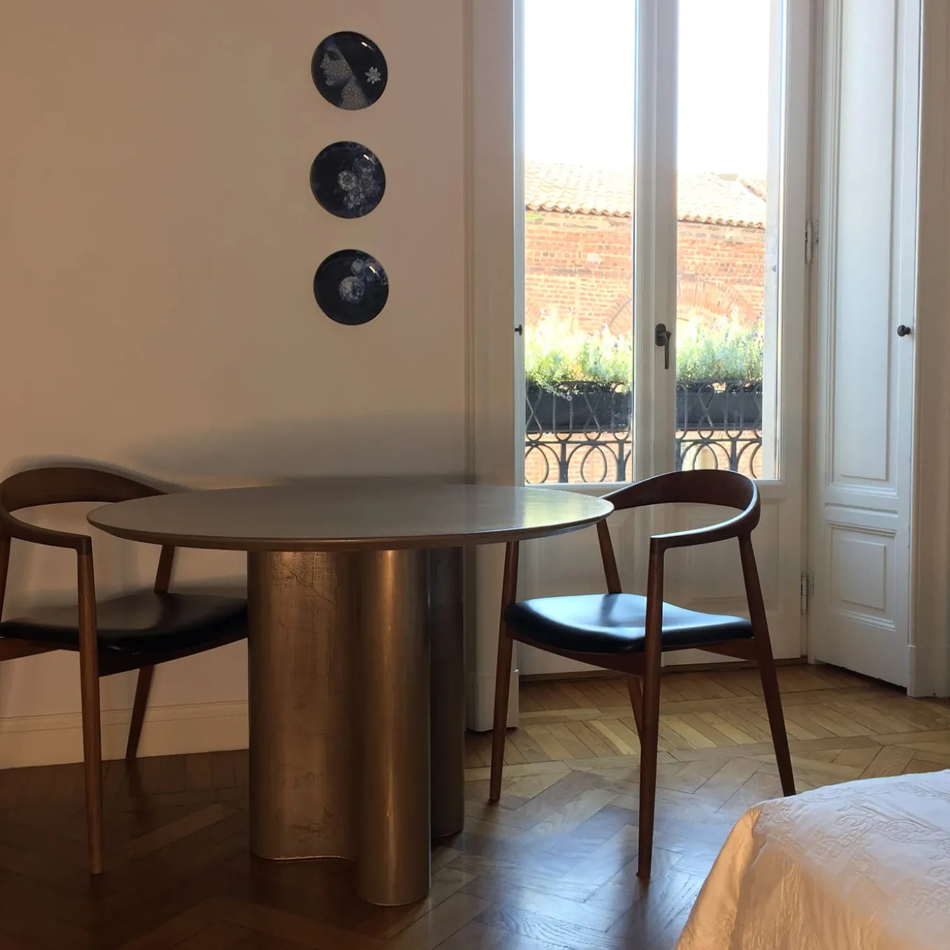 Tavolo rotondo Giorgia Liquid Bronze