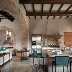 The Simple Bar Stool