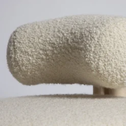 Tomyris Poltrona a tre gambe bianca