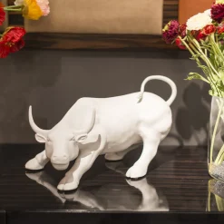 Toro di Wall Street Scultura bianca di grandi dimensioni