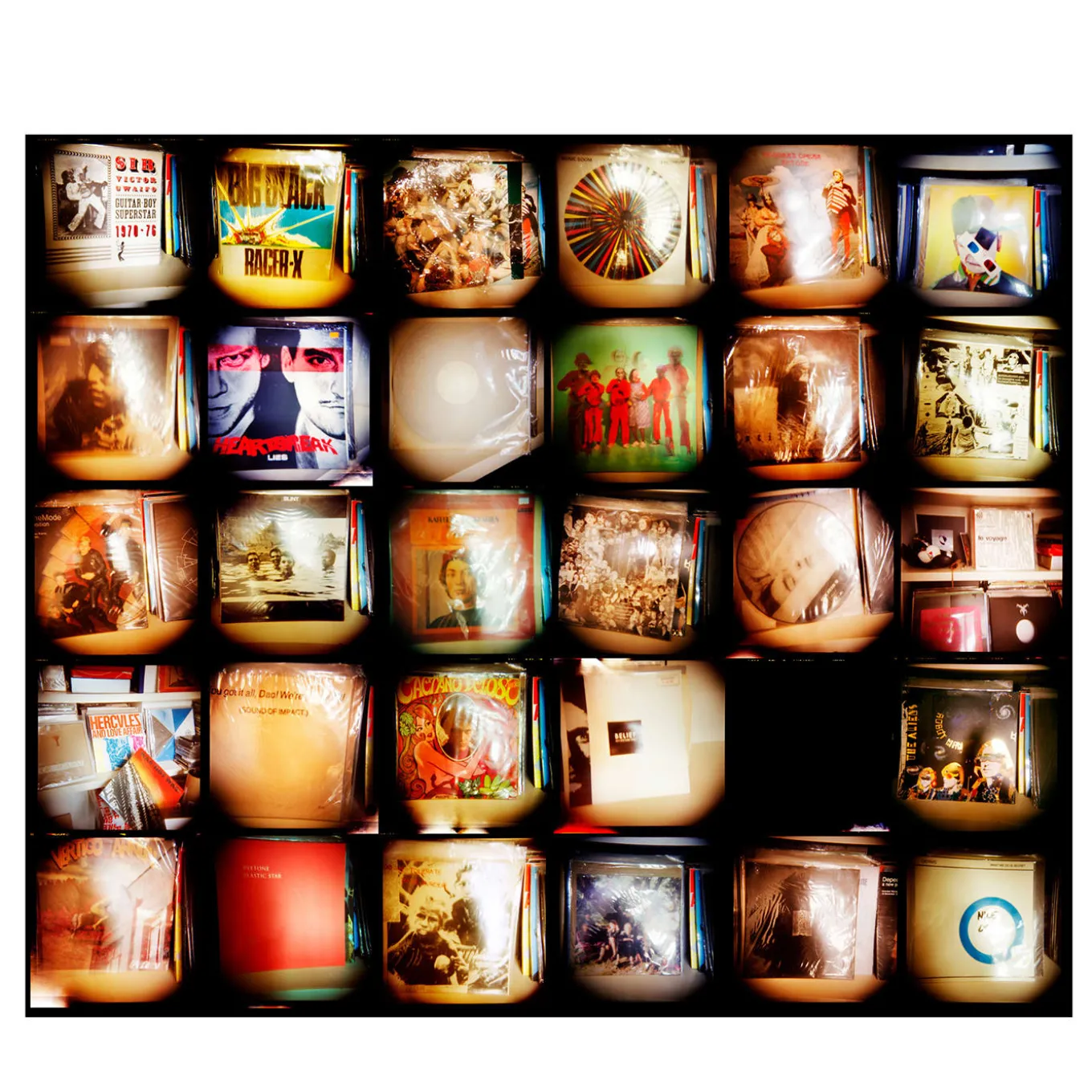 Ultimo Domicilio, la fotografia dei dischi in vinile di Giorgio Mortari