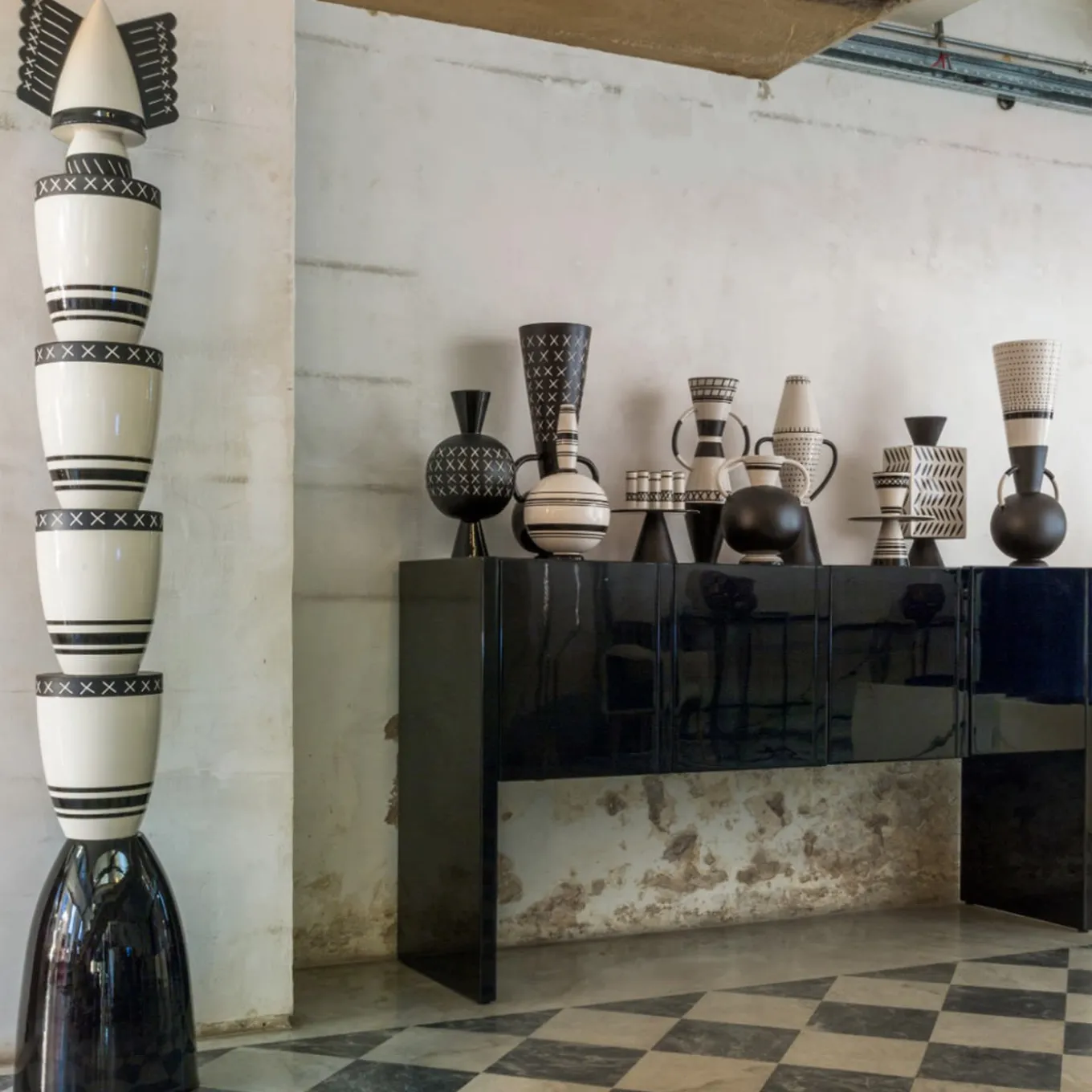 Vaso ad anfora #1 di Ugo La Pietra