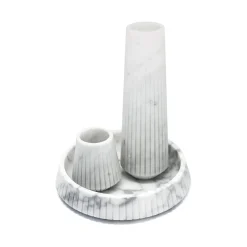 Vaso alto in marmo bianco di Carrara di Jacopo Simonetti