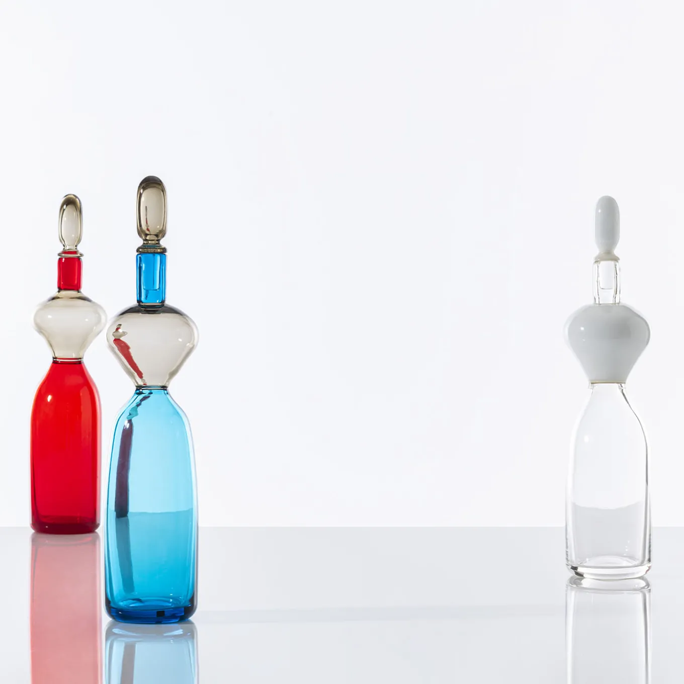 Vaso antropomorfo in vetro bianco Vecchia Dama di Gio Ponti