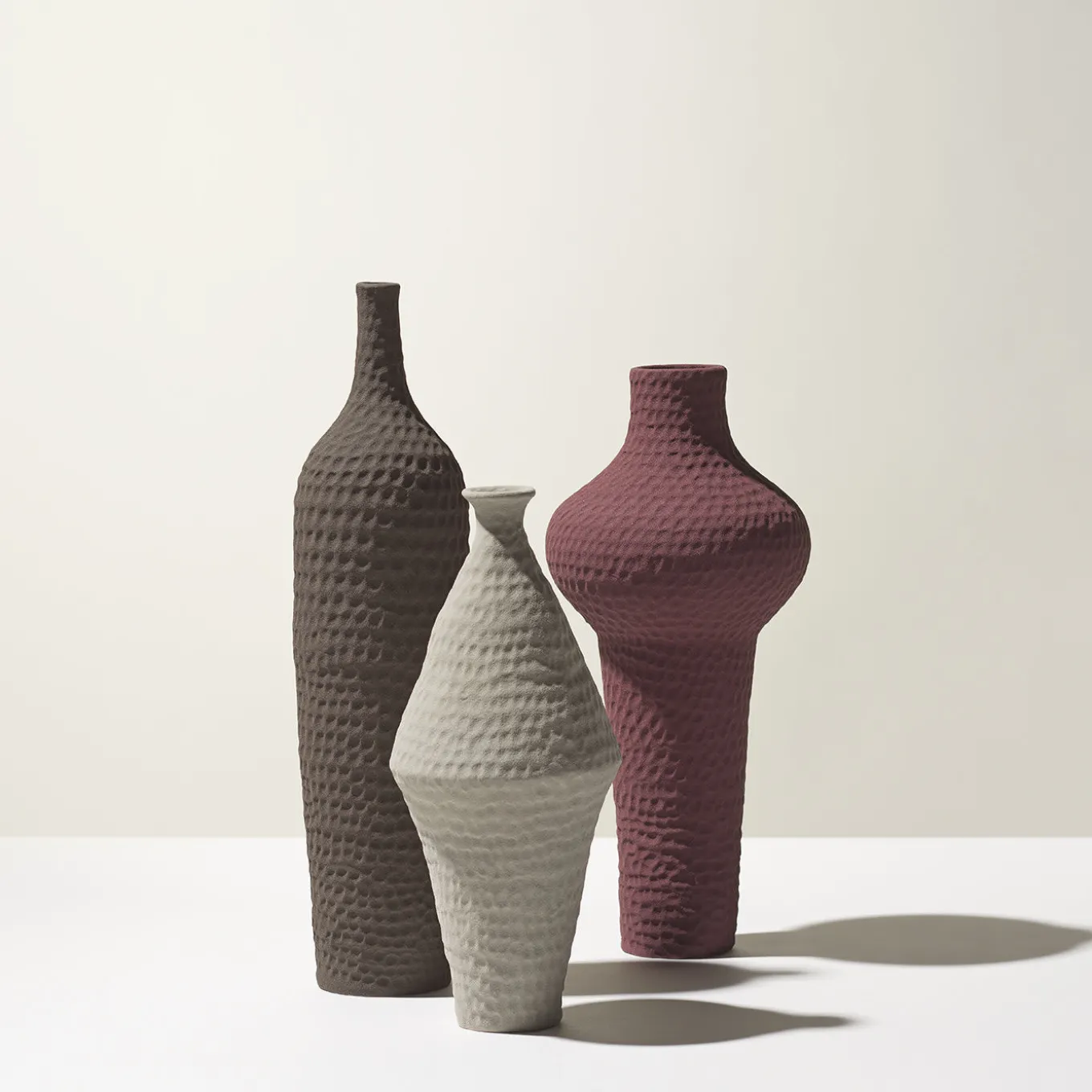 Vaso Battuti Brown Slim-Neck di Andrea Anastasio