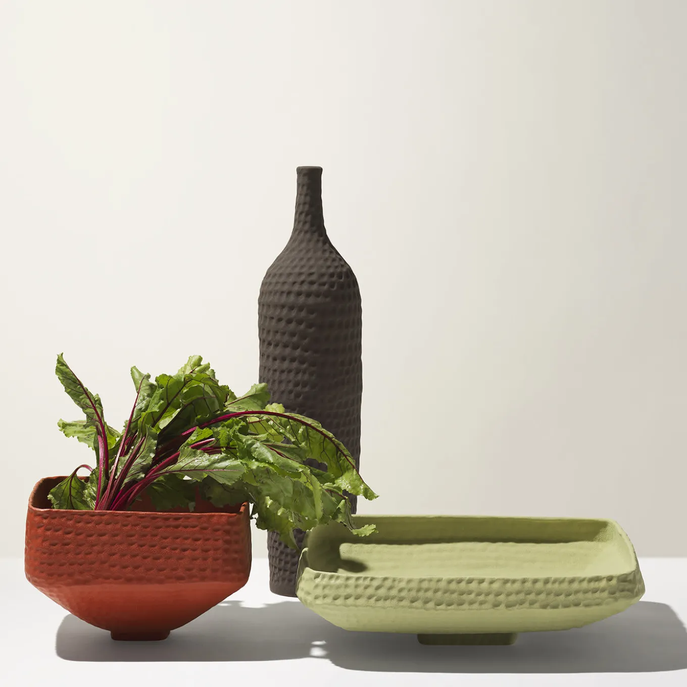 Vaso Battuti Brown Slim-Neck di Andrea Anastasio