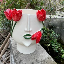 Vaso bianco antropomorfo La Conturbante