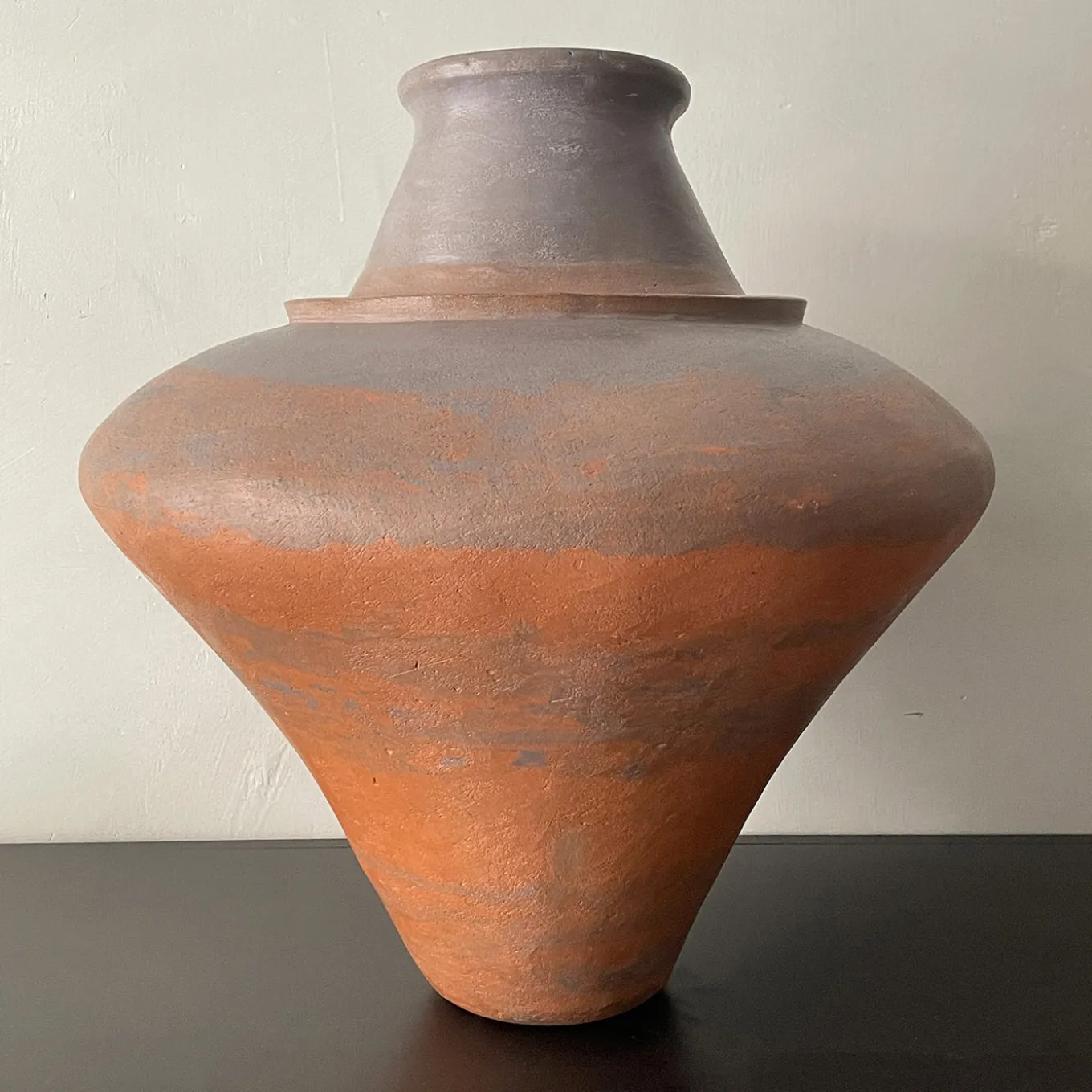 Vaso decorativo in gres rosso e nero n.88