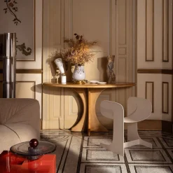 Vaso decorativo Stravedamento in vetro di Murano bianco e ottone martellato