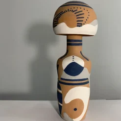 Vaso Decorativo U2 con Motivo Astratto in Terracotta