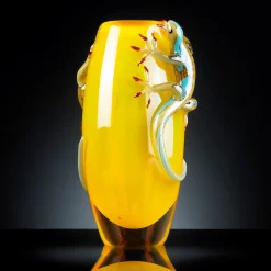 Vaso giallo con 2 gechi