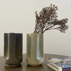 Vaso Giuseppe Bruma in ceramica smaltata verde opaco