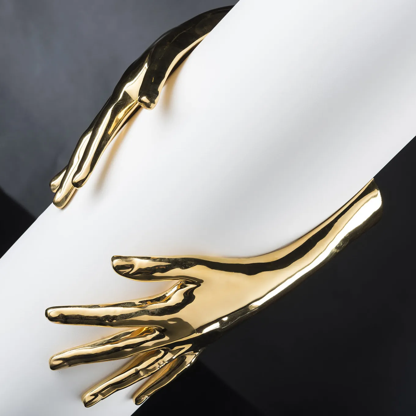 Vaso Hands oro e bianco