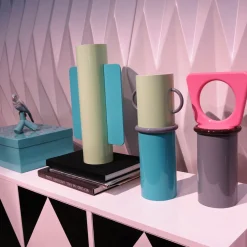 Vaso in alluminio Lutetia di Elena Cutolo