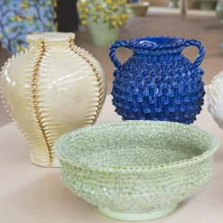 Vaso in maiolica Pigna Reale