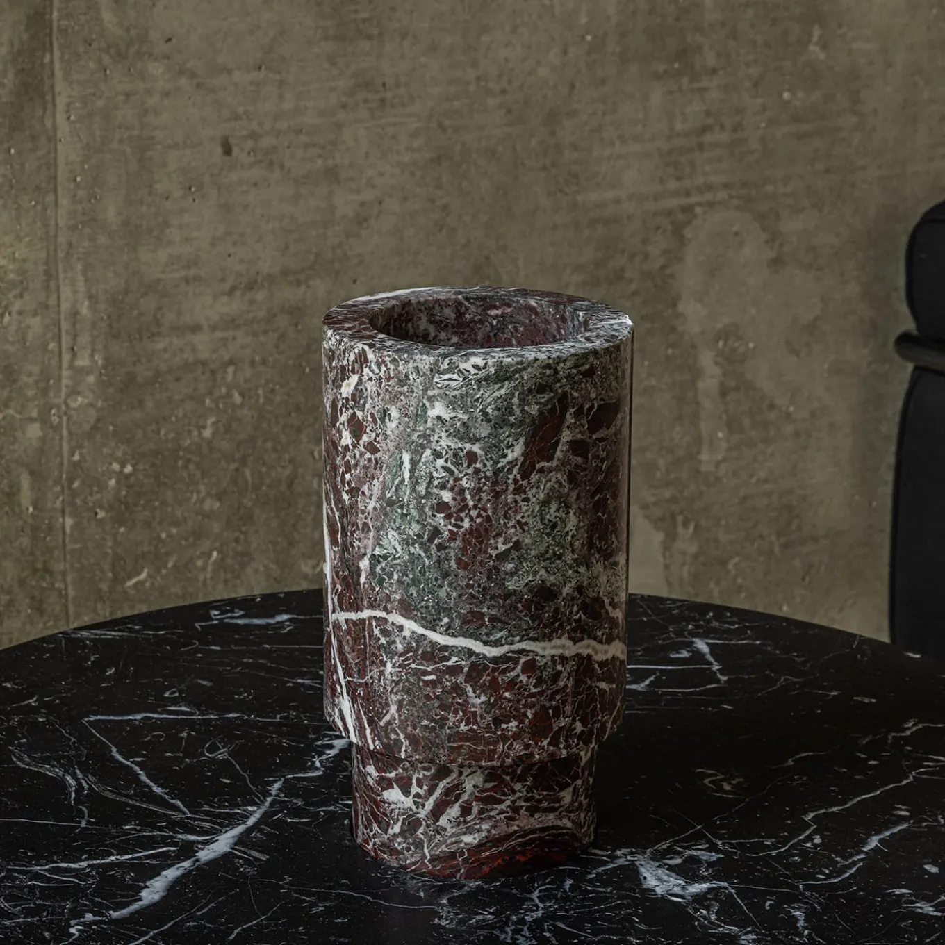 Vaso Inside Out Red Levanto di Karen Chekerdjian