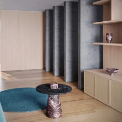 Vaso Inside Out Red Levanto di Karen Chekerdjian