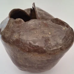 Vaso Petalo 2 in Ceramica Marrone a Forma di Petalo