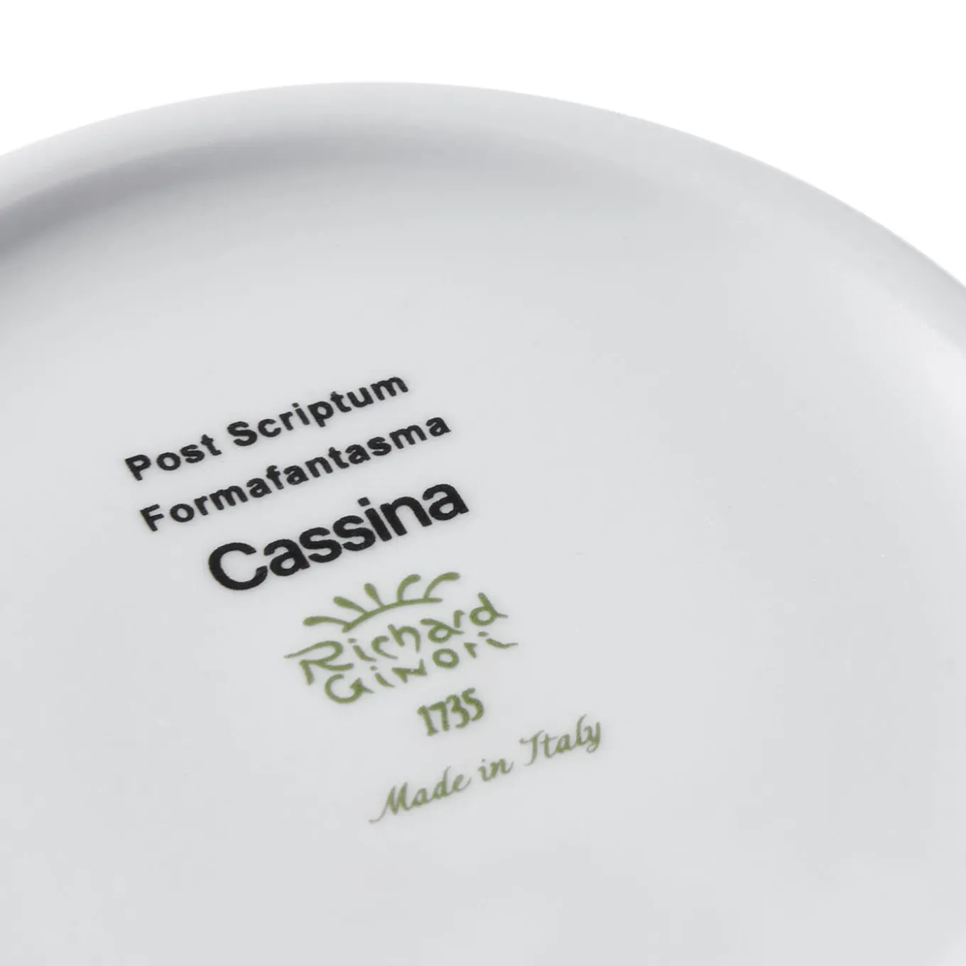 Vaso Post Scriptum in bianco e nero con coperchio di Formafantasma