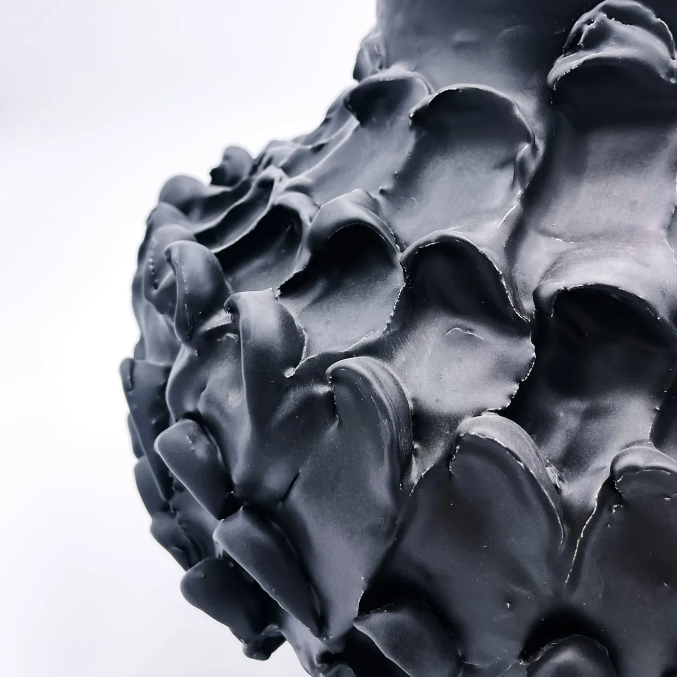 Vaso rotondo nero opaco Onda